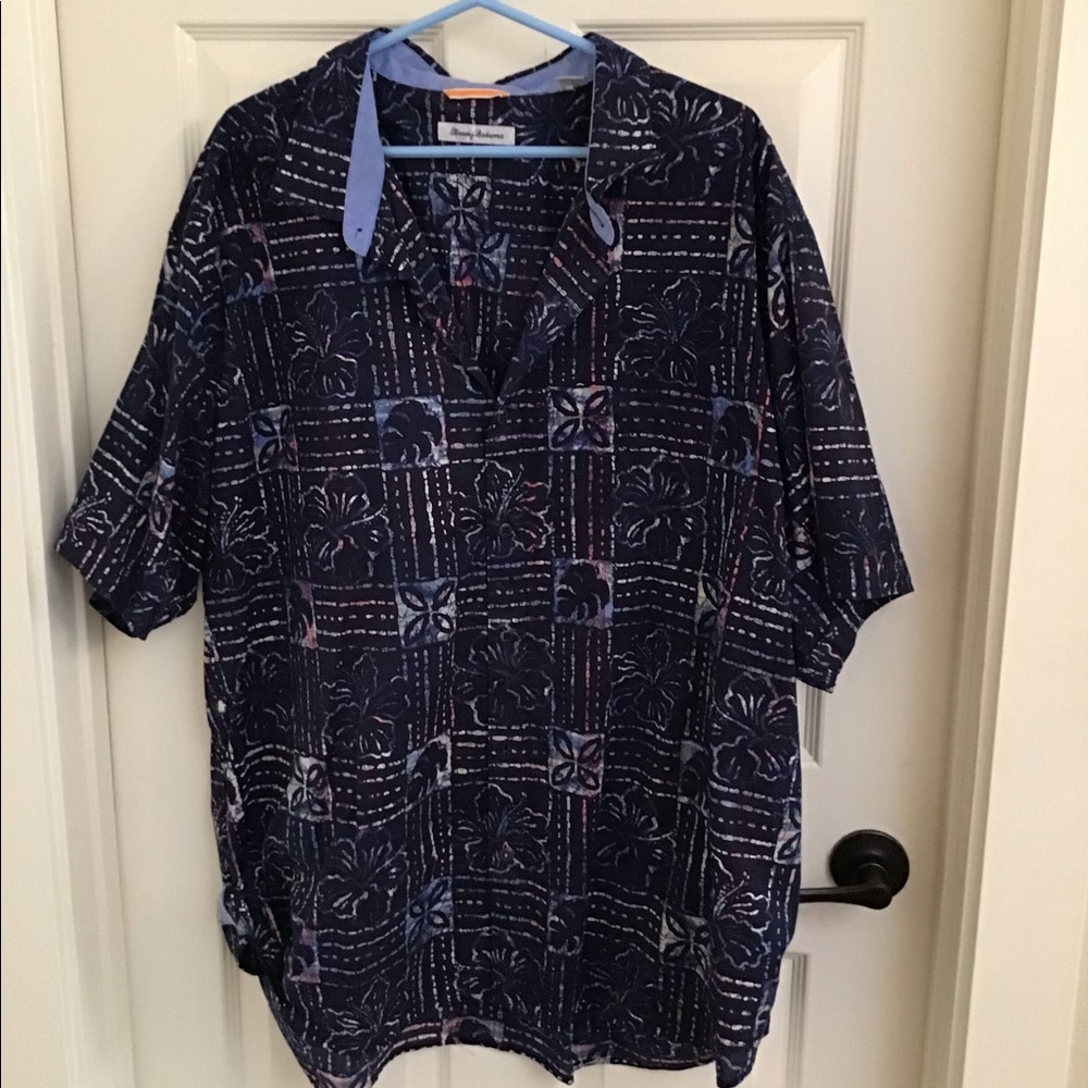 Tommy Bahama short sleeve shirt with chest pocket
